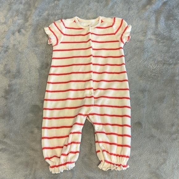 GAP - short sleeve terry material one  piece/sleeper. Size 3-6 months - Picture 1 of 4